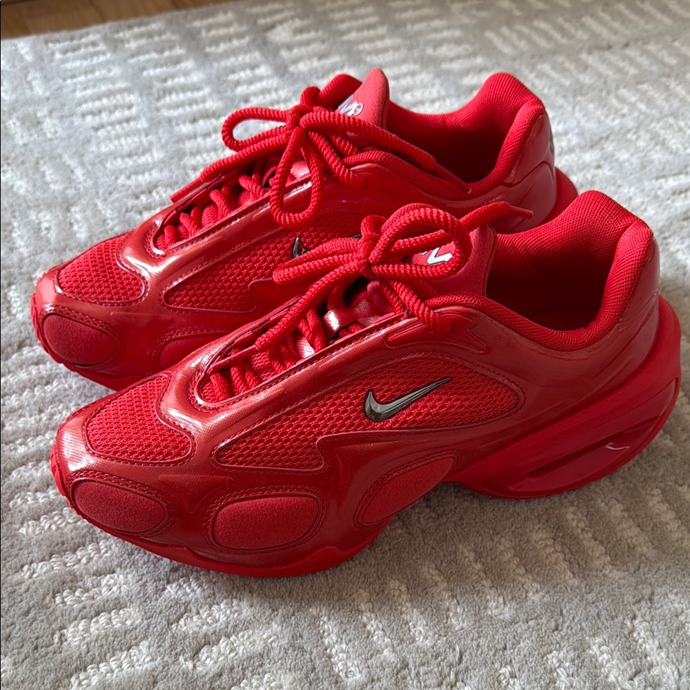 Nike women’s Air Max Muse Habanero red